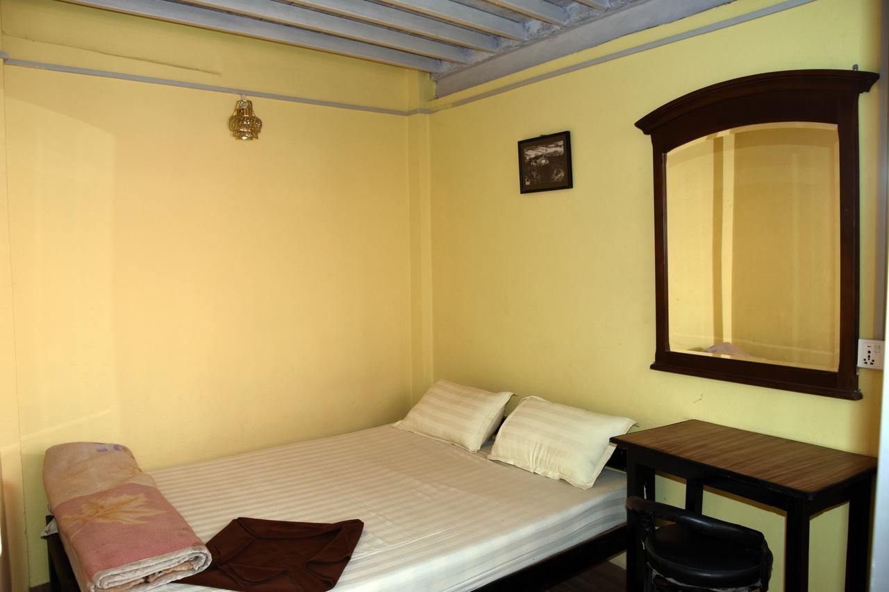 Beehive Hostel Kathmandu Bagian luar foto