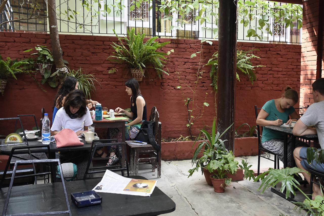 Beehive Hostel Kathmandu Bagian luar foto