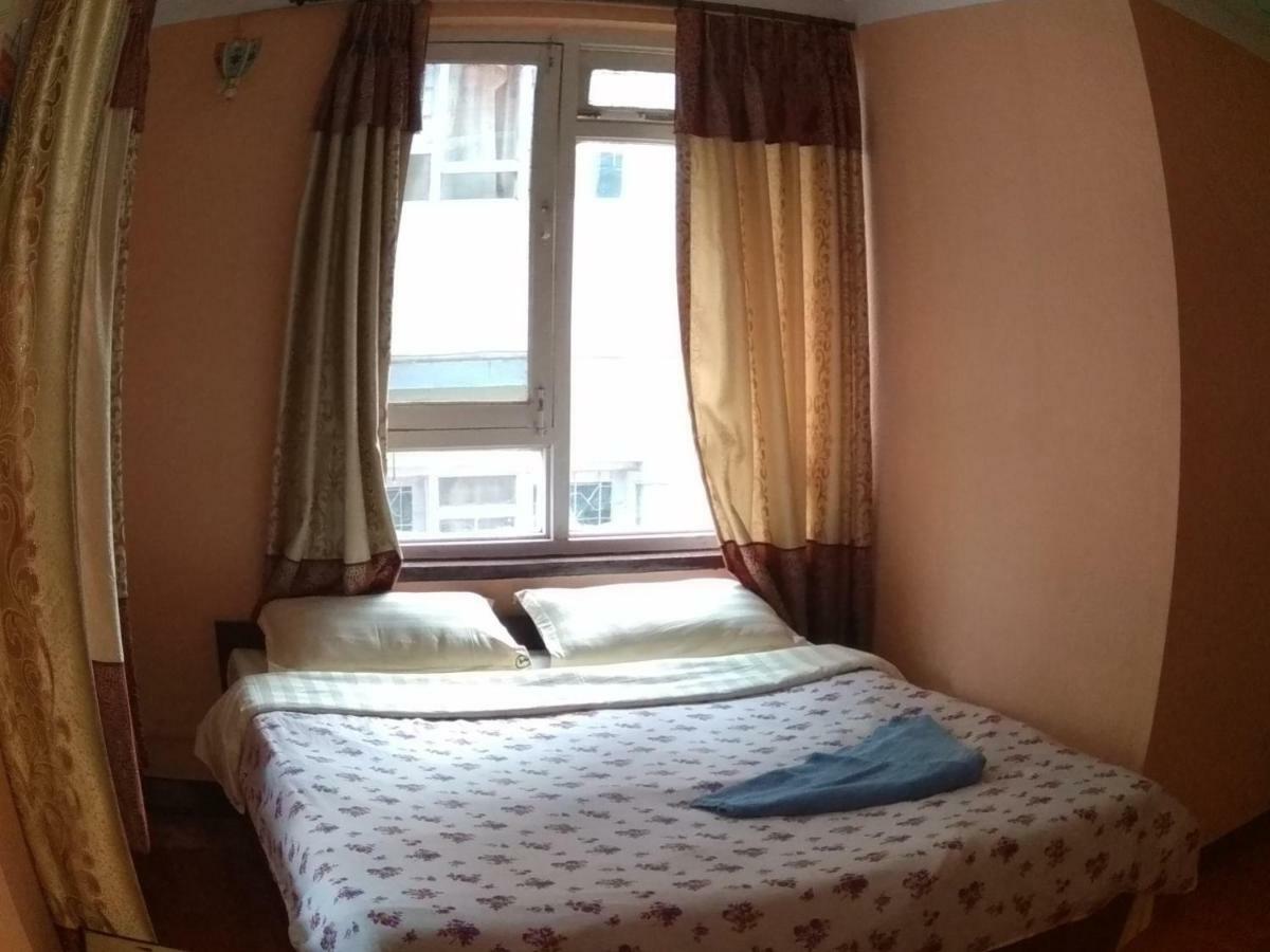 Beehive Hostel Kathmandu Bagian luar foto