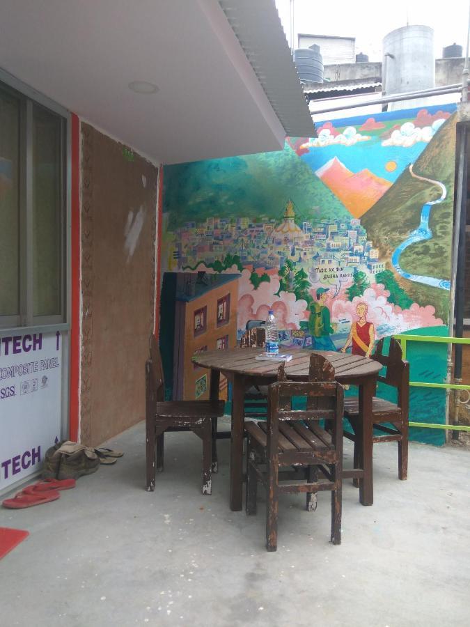 Beehive Hostel Kathmandu Bagian luar foto