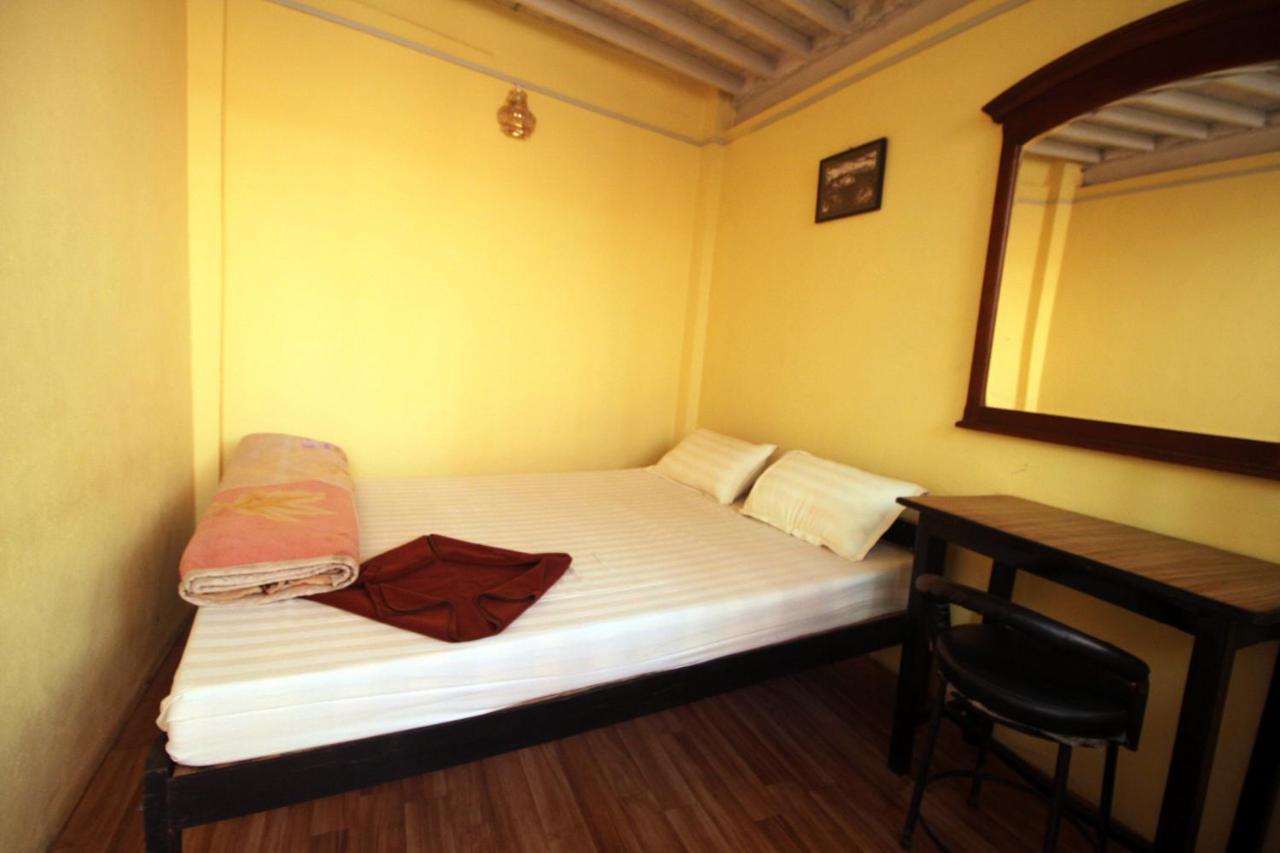 Beehive Hostel Kathmandu Bagian luar foto