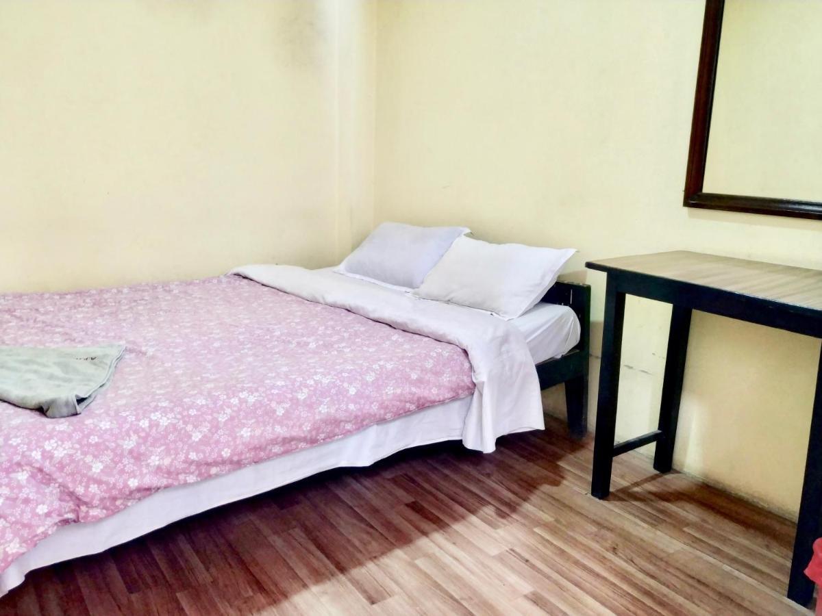 Beehive Hostel Kathmandu Bagian luar foto